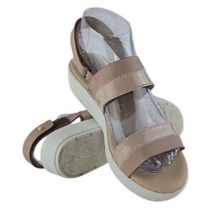 Hush Puppies Women's All Day Comfort Nude Patent Platform Sandals Tan 6